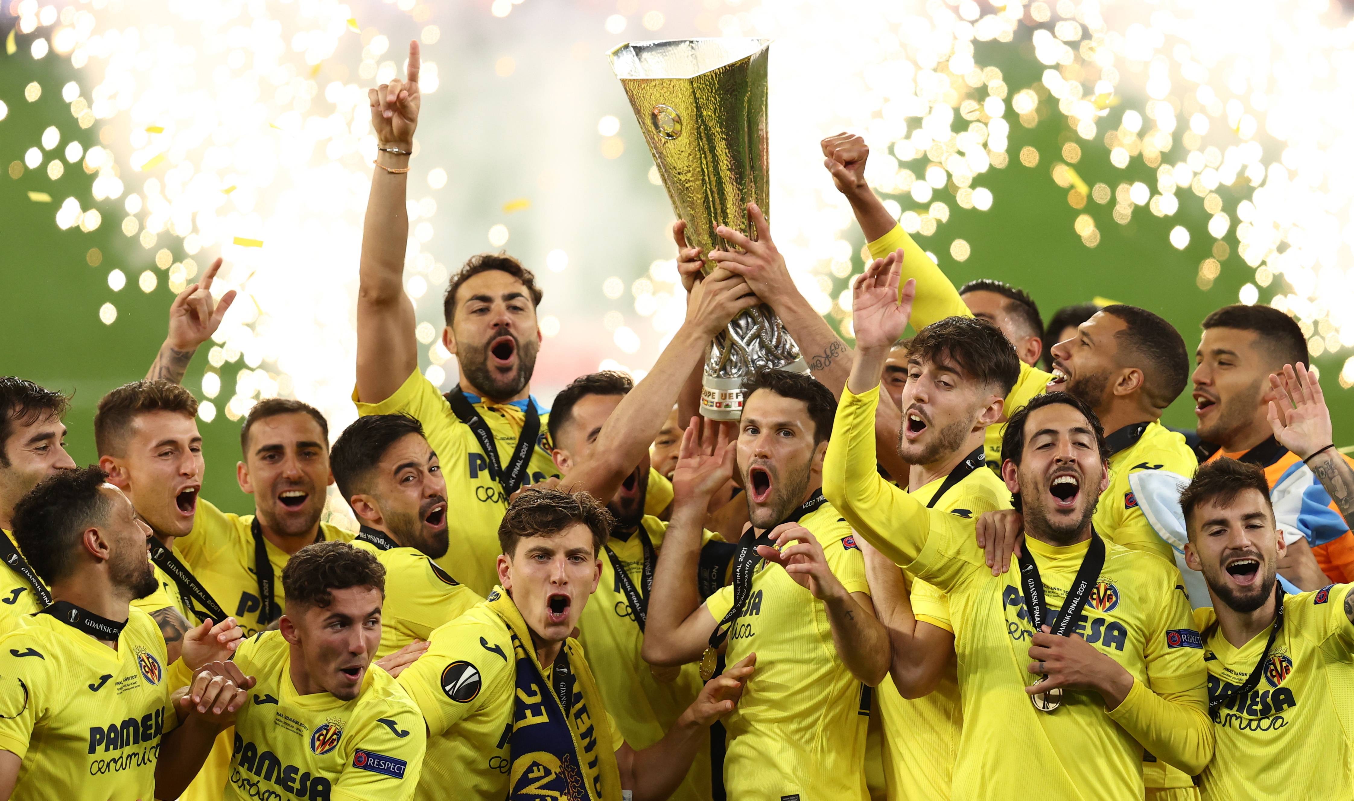 荷甲窗口期走向成谜，比利亚雷亚尔战术微调，媒体盛赞，阵容厚度经受考验(塞维利亚vs比利亚雷亚尔比赛分析)