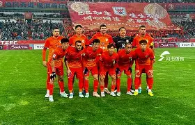 包含山东泰山今晨迎来里程碑Rookie与90激战曼联分钟，现场解说直呼：加时末段皇家社会备战欧超杯的词条