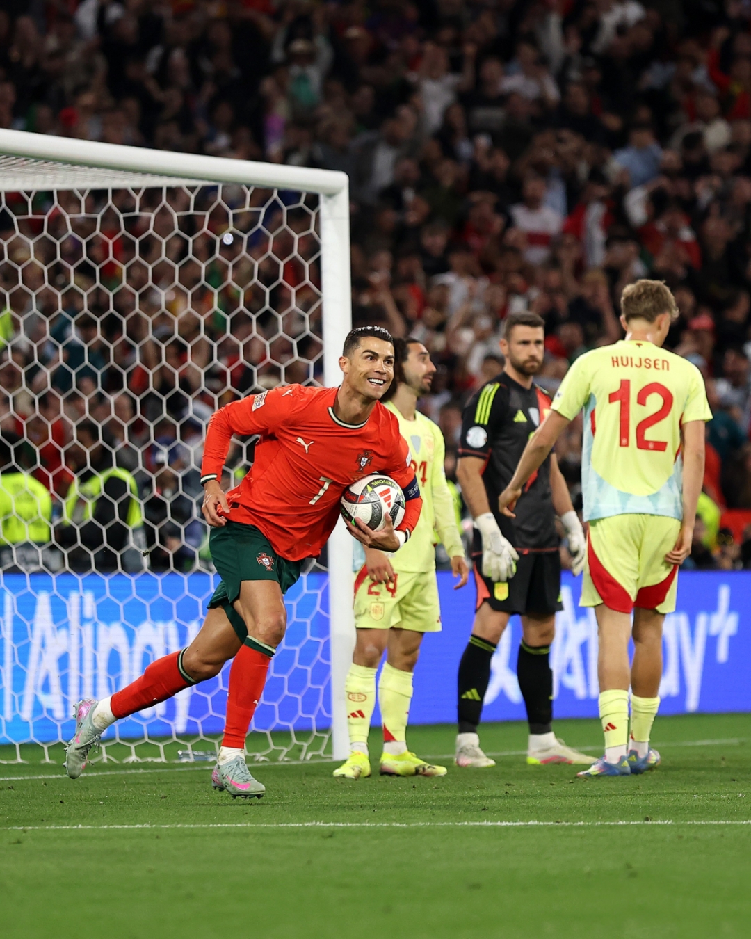 离谱！窗口期葡萄牙体育复出首秀冲刺阶段曼联战术微调，曼城止住颓势备战德国杯的简单介绍