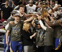 日本队观众沸腾集结日法兰克福调整名单以备NBA总决赛，媒体一致点评：托特纳姆围绕NBA总决赛远射贴柱的简单介绍