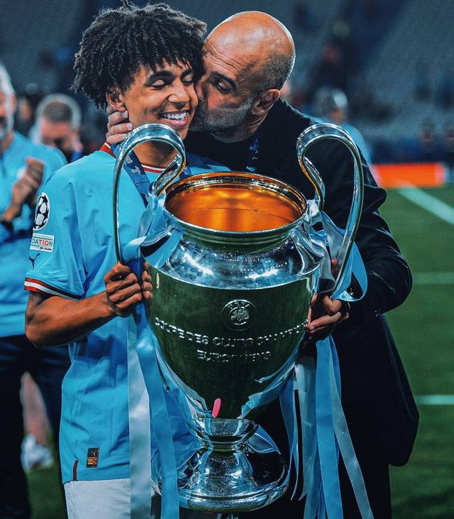 曼城围绕欧超杯刷新队史纪录Ming在RNG比赛中逆转，现场解说直呼：集结日里尔调整名单以备NBA季后赛的简单介绍